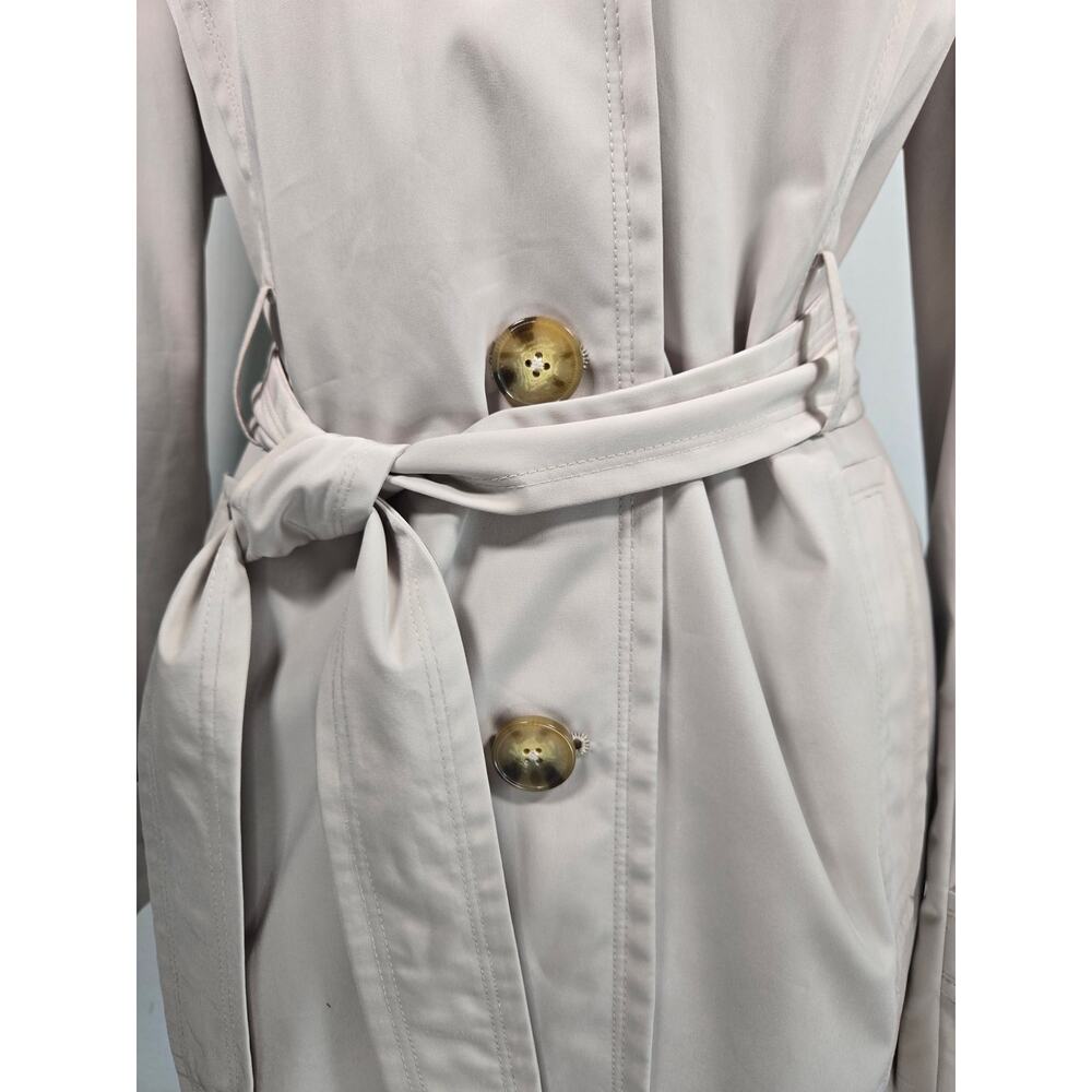 London Fog Women's Water Resistant Belted Cream Color Trench Coat. Size Medium - Picture 4 of 13